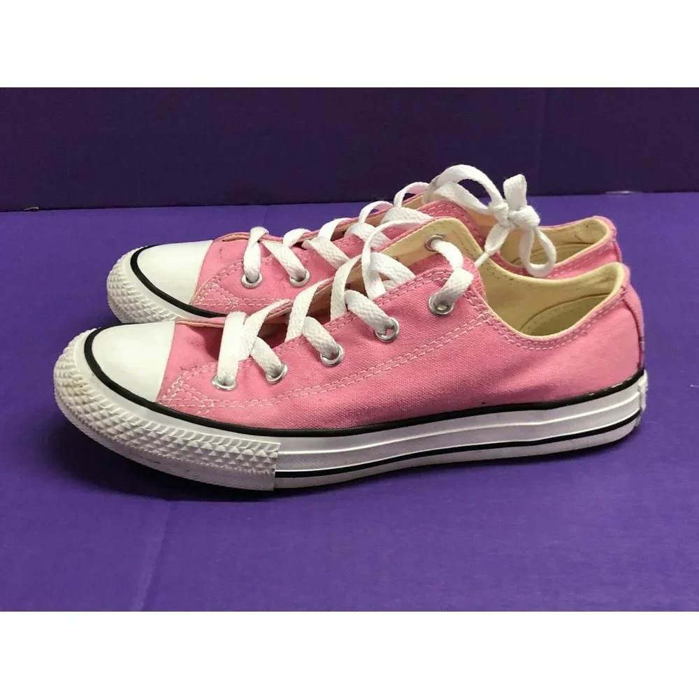 Converse Chuck Taylor All Stars Sneakers shoes SIZE 2